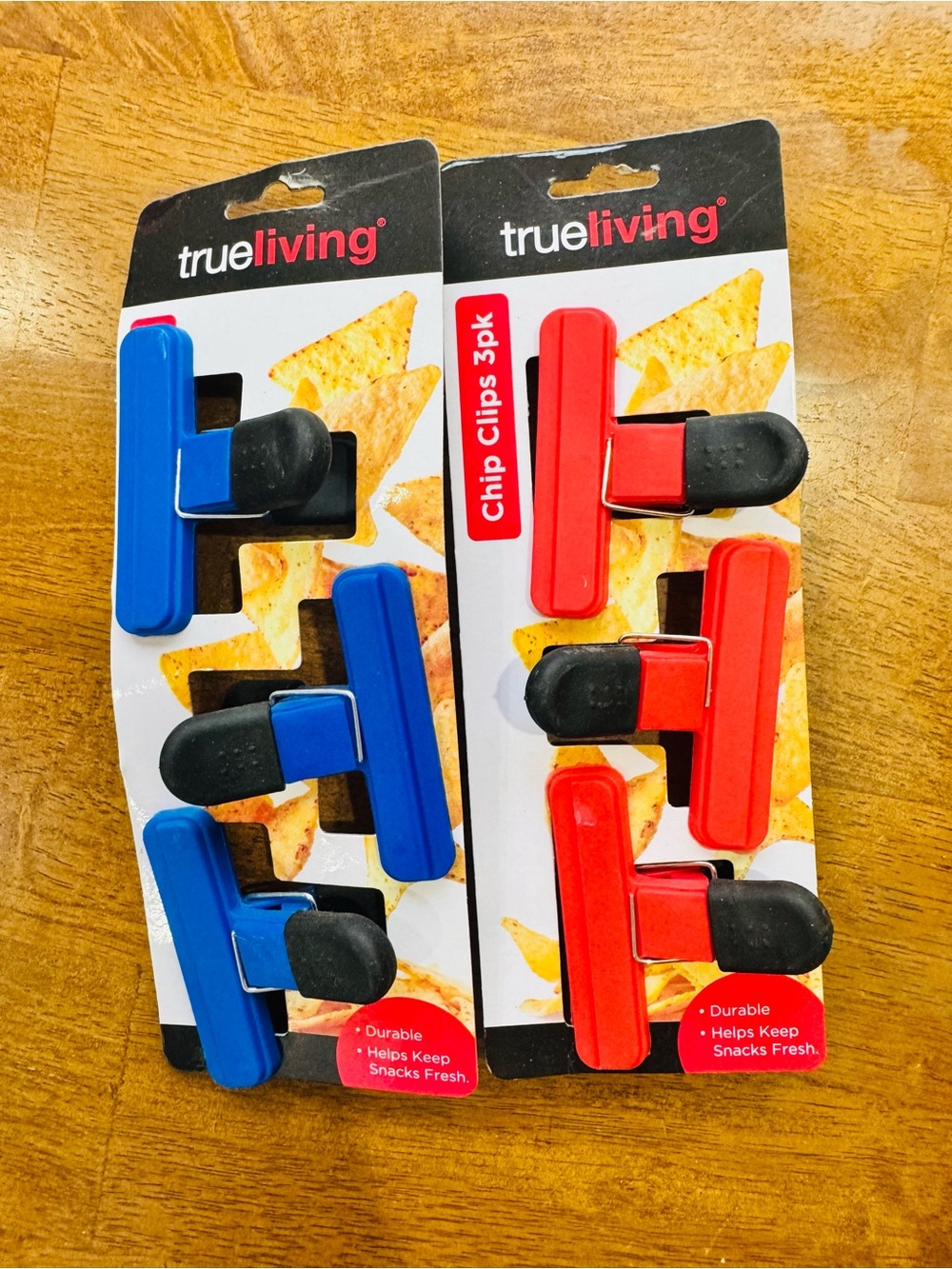 6 True Living Chip Clips in Red and Blue All New